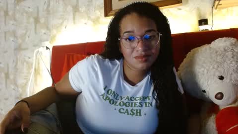 Snapshot of bonvivantb chatting on 13, 2, 2025 Queen Bon Vivantt online show from 13, 2, 2025