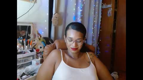 Snapshot of bonvivantb chatting on 25, 2, 2025 Queen Bon Vivantt online show from 25, 2, 2025