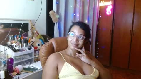 Snapshot of bonvivantb chatting on 6, 3, 2025 Queen Bon Vivantt online show from 6, 3, 2025