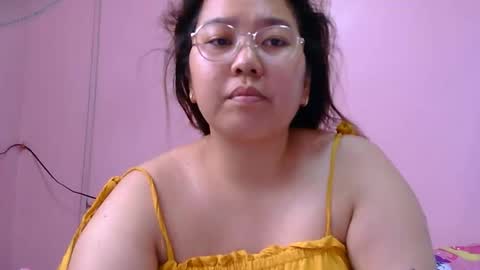 Snapshot of boobsiemarie chatting on 6, 5, 2026 MommyMarie-Singlemom of 2. online show from 6, 5, 2026