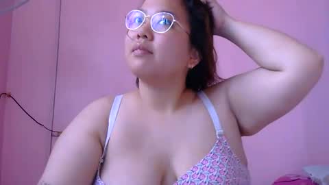 Snapshot of boobsiemarie chatting on 17, 5, 2026 MommyMarie-Singlemom of 2. online show from 17, 5, 2026