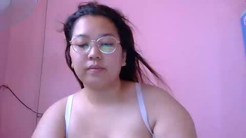 Snapshot of boobsiemarie chatting on 18, 5, 2026 MommyMarie-Singlemom of 2. online show from 18, 5, 2026