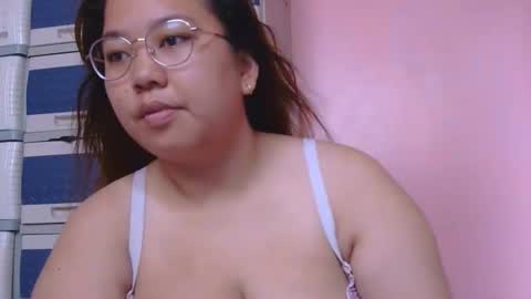 Snapshot of boobsiemarie chatting on 19, 5, 2026 MommyMarie-Singlemom of 2. online show from 19, 5, 2026