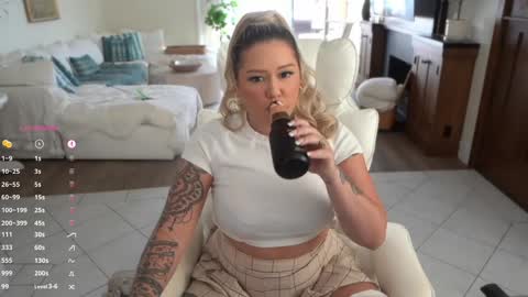 Snapshot of boobznbeer chatting on 10, 10, 2025 Miley online show from 10, 10, 2025