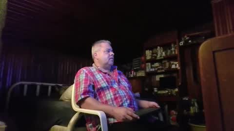 Snapshot of booshy chatting on 16, 10, 2025 Booshwa online show from 16, 10, 2025