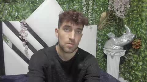 Snapshot of bottom_dacer chatting on 14, 10, 2025 Chris online show from 14, 10, 2025