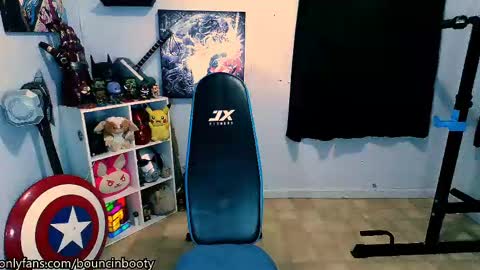 Snapshot of bouncinbooty chatting on 3, 3, 2025 Pumpkin Butt online show from 3, 3, 2025