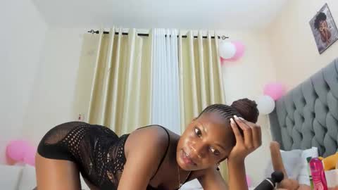 bouncy_booty677 online show from 17, 2, 2026