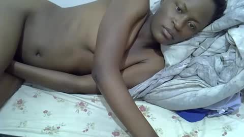 Snapshot of bouncy_vee chatting on 28, 4, 2026 bouncy_vee online show from 28, 4, 2026