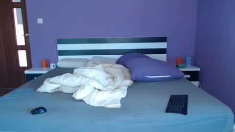 Snapshot of bouth_dream chatting on 28, 10, 2025 Angel-Boy online show from 28, 10, 2025