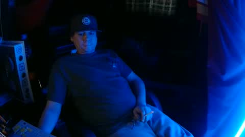 Bowerboi1217 online show from 3, 12, 2025