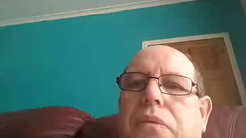 Snapshot of boxingglovefetish68 chatting on 12, 9, 2025 Boxing glove lover online show from 12, 9, 2025