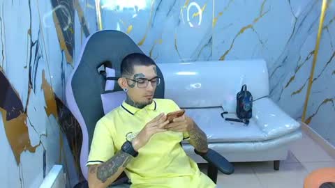 boy_tatto77 online show from 30, 6, 2026