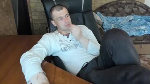 BoyApollon online show from 10, 4, 2026