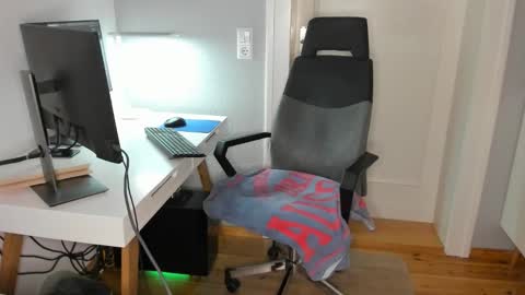 Snapshot of boycatcher chatting on 13, 3, 2026 Julian online show from 13, 3, 2026