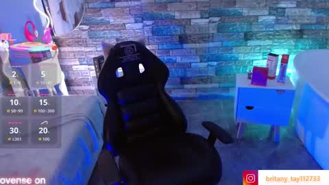 Snapshot of boyfox_tay chatting on 10, 9, 2025 boyfox_tay online show from 10, 9, 2025