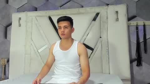 boyhot_mio online show from 10, 2, 2026