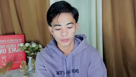 Snapshot of boynextdoor4ux chatting on 16, 10, 2025 HI IM JAMES DONT FORGET GIVE ME THUMBS UP AND JOIN TO MY FANCLUB online show from 16, 10, 2025