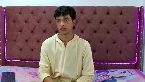 Snapshot of boys_hotparty chatting on 18, 1, 2025 ALEX - TAYLER -MIKE online show from 18, 1, 2025