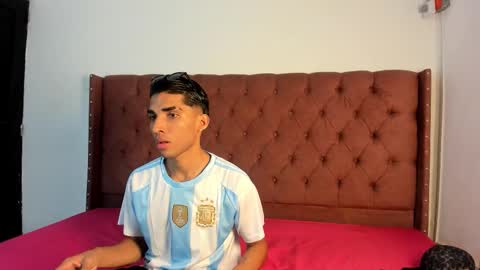 Snapshot of boys_hotparty chatting on 27, 9, 2025 ALEX - TAYLER -MIKE online show from 27, 9, 2025