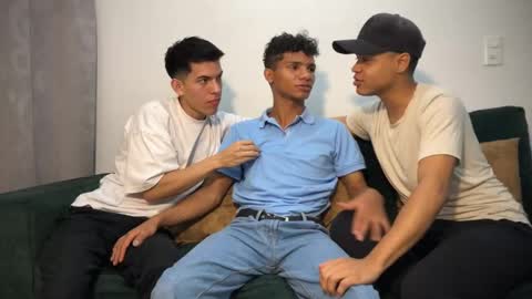 Snapshot of boys_milan chatting on 23, 2, 2025 Kevin hernan online show from 23, 2, 2025