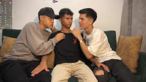 Snapshot of boys_milan chatting on 25, 2, 2025 Kevin hernan online show from 25, 2, 2025