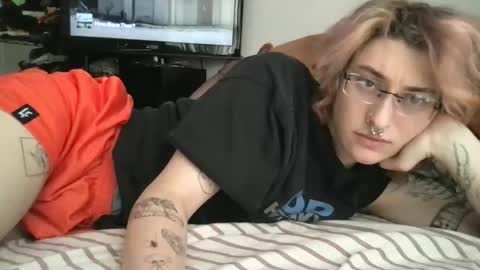 Snapshot of boywithbug chatting on 25, 2, 2025 boywithbug online show from 25, 2, 2025