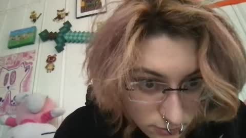 Snapshot of boywithbug chatting on 4, 3, 2025 boywithbug online show from 4, 3, 2025