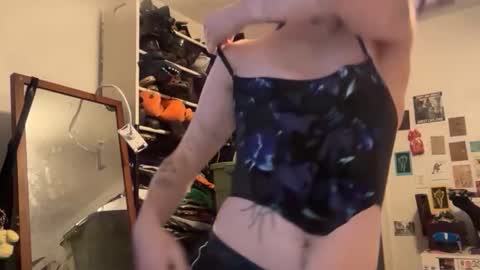 Snapshot of boywithbug chatting on 2, 2, 2026 boywithbug online show from 2, 2, 2026