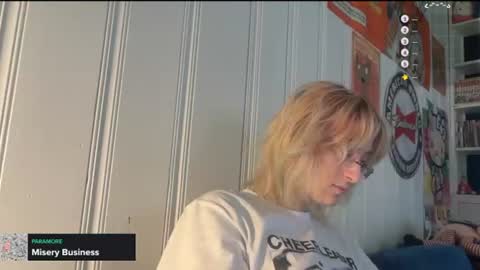 Snapshot of boywithbug chatting on 25, 6, 2026 boywithbug online show from 25, 6, 2026