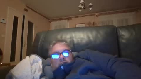 Snapshot of bozo81 chatting on 24, 10, 2025 bozo81 online show from 24, 10, 2025