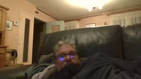 Snapshot of bozo81 chatting on 5, 11, 2025 bozo81 online show from 5, 11, 2025