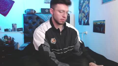 brad hot boy online show from 8, 3, 2025