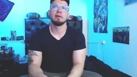 brad hot boy online show from 20, 12, 2025