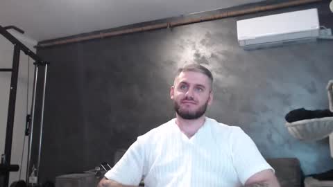 Snapshot of brad_pittfall chatting on 1, 10, 2025 ask me online show from 1, 10, 2025