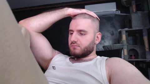 Snapshot of brad_pittfall chatting on 31, 10, 2025 ask me online show from 31, 10, 2025