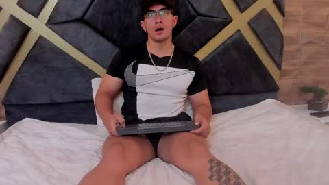 Snapshot of brad_summer chatting on 8, 1, 2025 brad summer online show from 8, 1, 2025