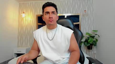 Snapshot of brad_summer chatting on 1, 3, 2025 brad summer online show from 1, 3, 2025