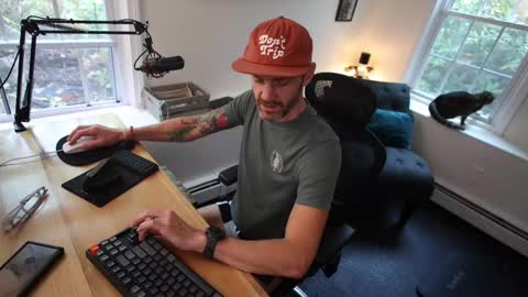 Snapshot of bradbronton chatting on 14, 10, 2025 BradBronton online show from 14, 10, 2025