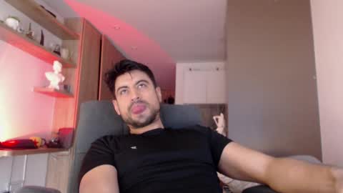 Snapshot of bradley_muscle chatting on 10, 9, 2025 Bradley online show from 10, 9, 2025