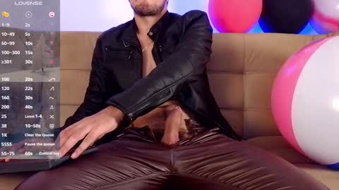 Bradley Colton Independ Model online show from 23, 12, 2024