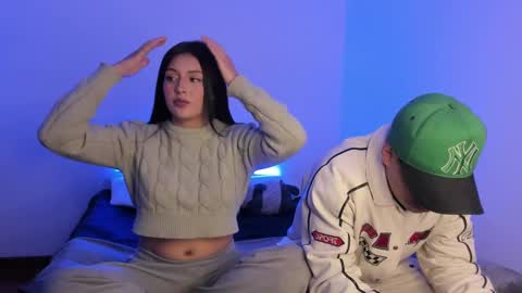 BradLovEmma  online show from 10, 2, 2025