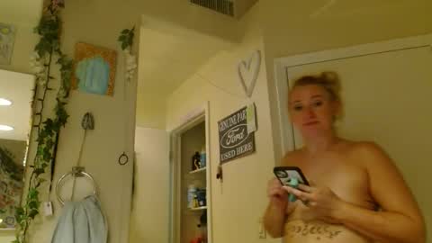 Snapshot of braindeadbetty chatting on 4, 5, 2026 i am a naughty jedi knight online show from 4, 5, 2026