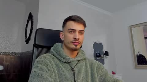 Snapshot of brandontatex chatting on 4, 2, 2025 BrandonTateX online show from 4, 2, 2025