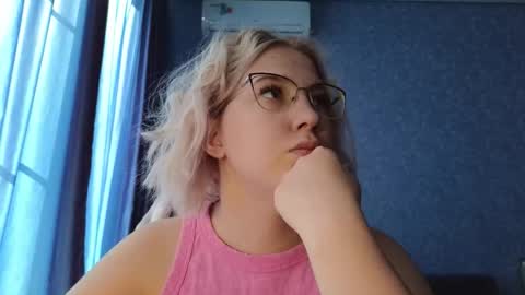 Belle  online show from 19, 9, 2025