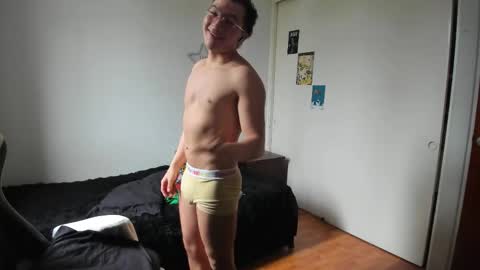 Snapshot of bratb0y chatting on 4, 3, 2025 Austin summer online show from 4, 3, 2025