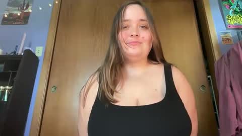 Snapshot of brattywinnie chatting on 18, 5, 2026 BrattyWInnie online show from 18, 5, 2026