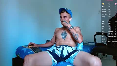 Snapshot of bray_hotboy chatting on 2, 12, 2025 Bray Hotboy online show from 2, 12, 2025