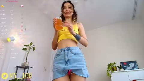 Snapshot of breeding_material chatting on 15, 7, 2026 Ashley Dolce and Lou online show from 15, 7, 2026