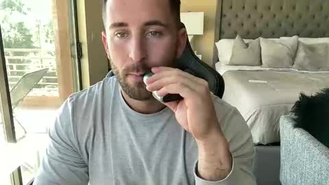 Brett Mycles online show from 31, 10, 2025